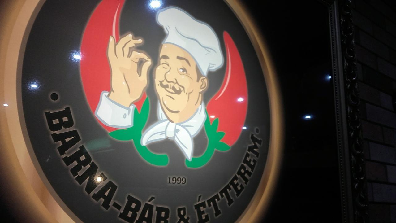 Korostetetlen Barna Bar Motel&Apartman מראה חיצוני תמונה