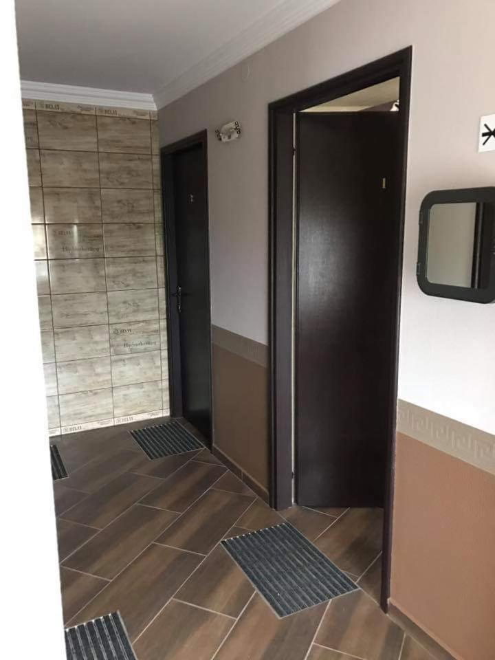 Korostetetlen Barna Bar Motel&Apartman חדר תמונה